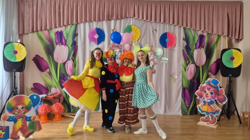🎀 Яркие бантики 🎀

Ежегодно в нашем саду мы дружной семьей коллектива и дошкольников отмечаем заме