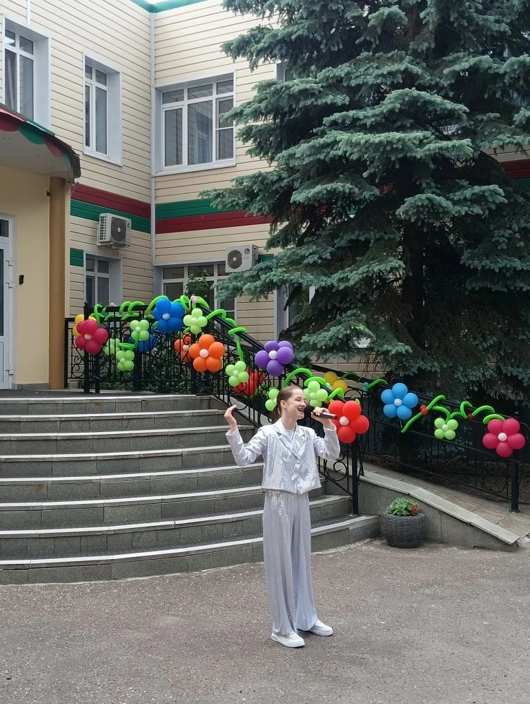 2 июня в ГКУЗ "Республиканском Доме ребёнка" прошёл праздник в честь Дня Защиты детей. Воспитанница 