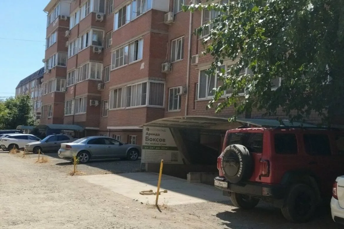 ❓ #вопросыотсоседей

Соседи здравствуйте! Рассматриваем покупку цоколя на улице Прокофьева 15, подск