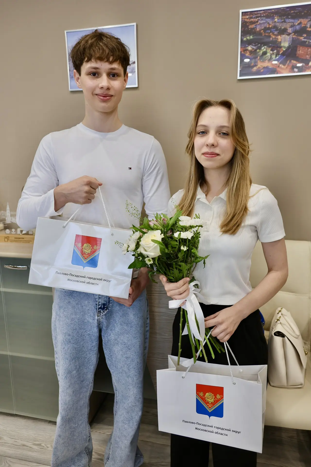 Встретился с выпускниками 2026 года, которые покорили ЕГЭ и доказали, что павловопосадские школьники