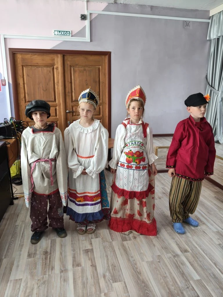 В преддверии Дня России для учащихся лагеря с дневным пребыванием Кологривской средней школы прошла 