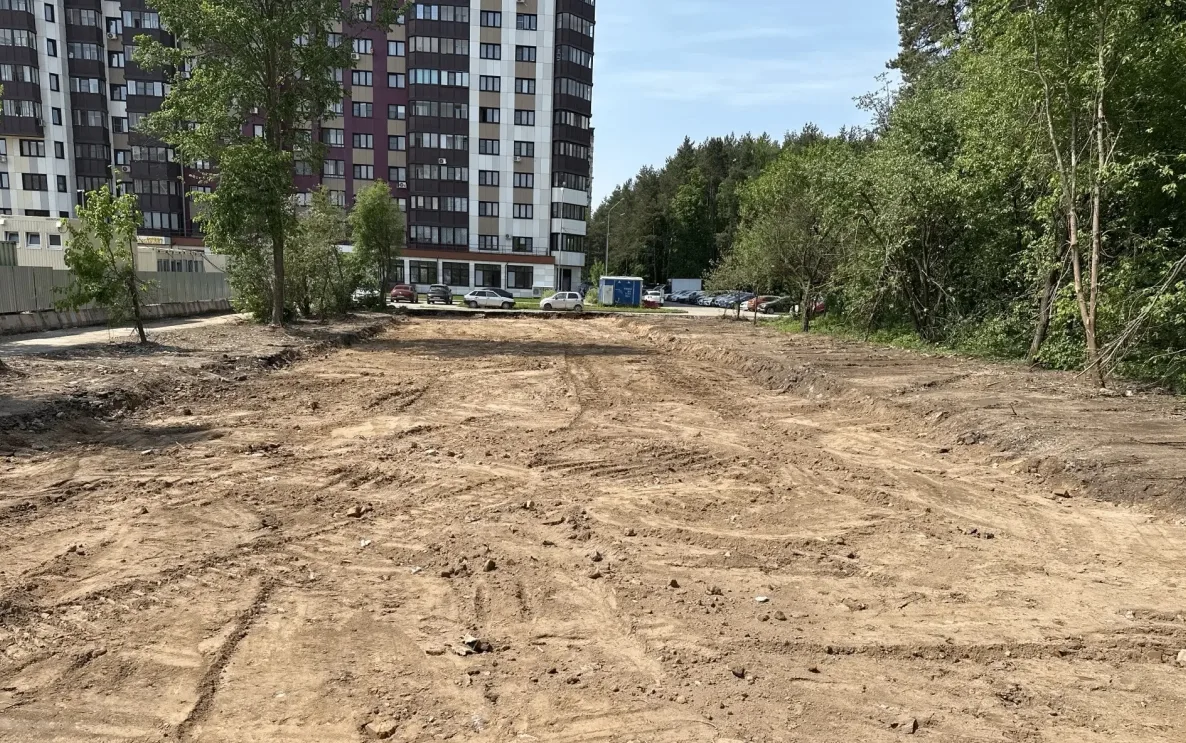 Парковка появится на месте снесенного аварийного дома в Звенигороде

О начале демонтажных работ Мосо