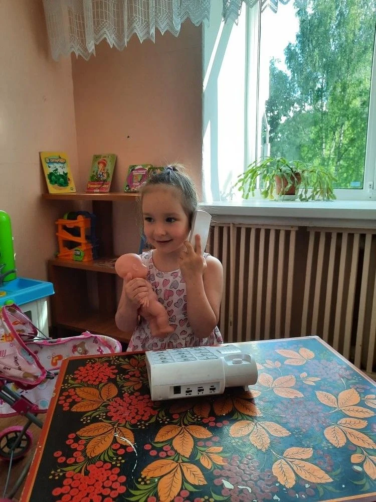 Безопасность детей — учимся играя!🍀

Несмотря на свой совсем ещё юный возраст, воспитанники группы 