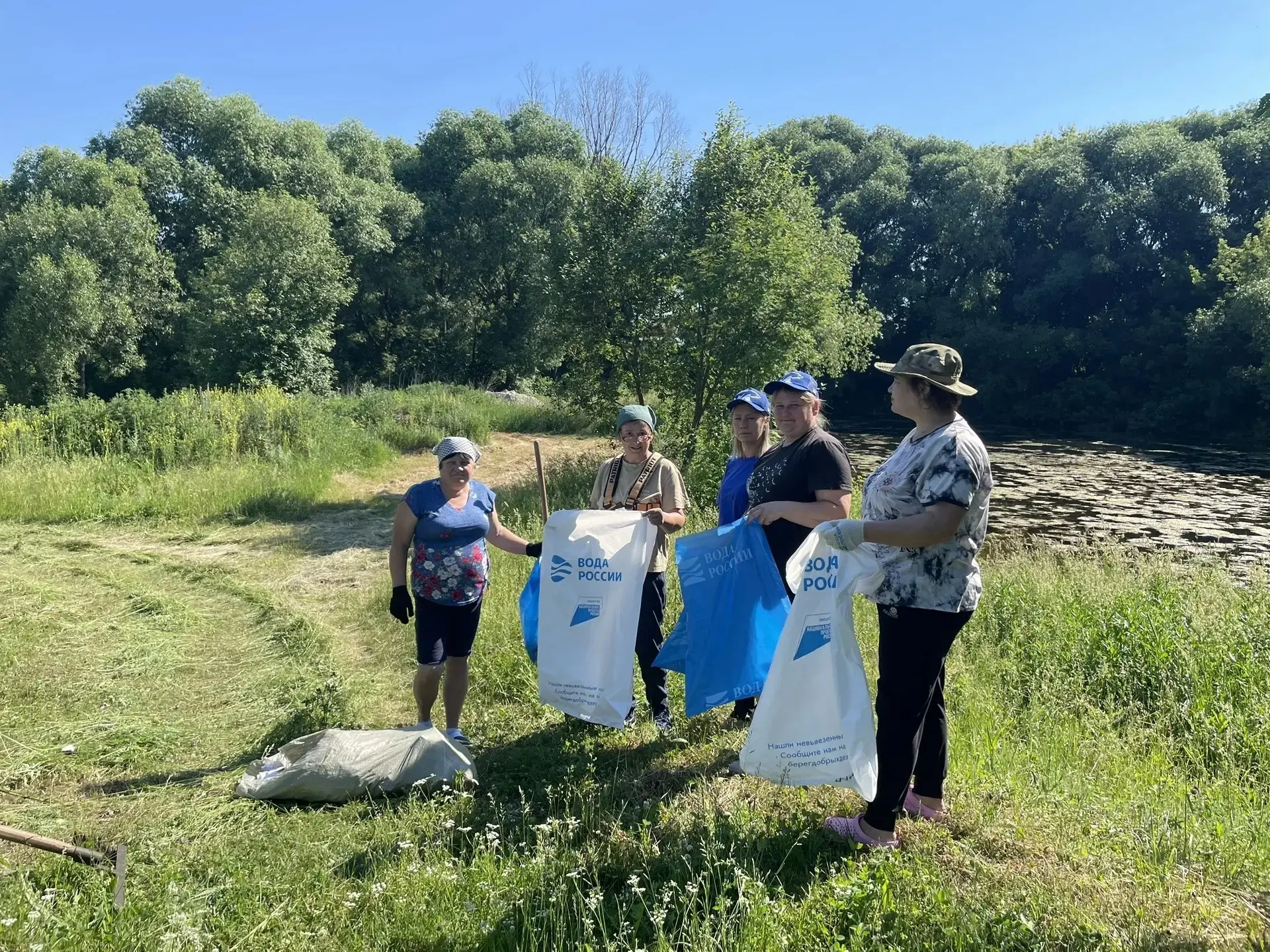 🏞️Всероссийская акция «Вода России» в Бобровинках

Сегодня в деревне Бобровинки сотрудники админист