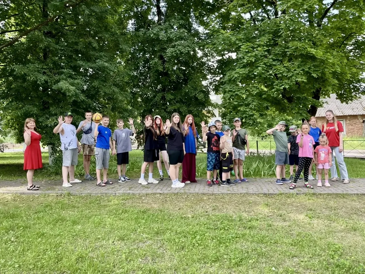 ☀️✨ День летнего пришкольного лагеря прошёл на УРА! ✨☀️

Этот день в нашем пришкольном лагере получи