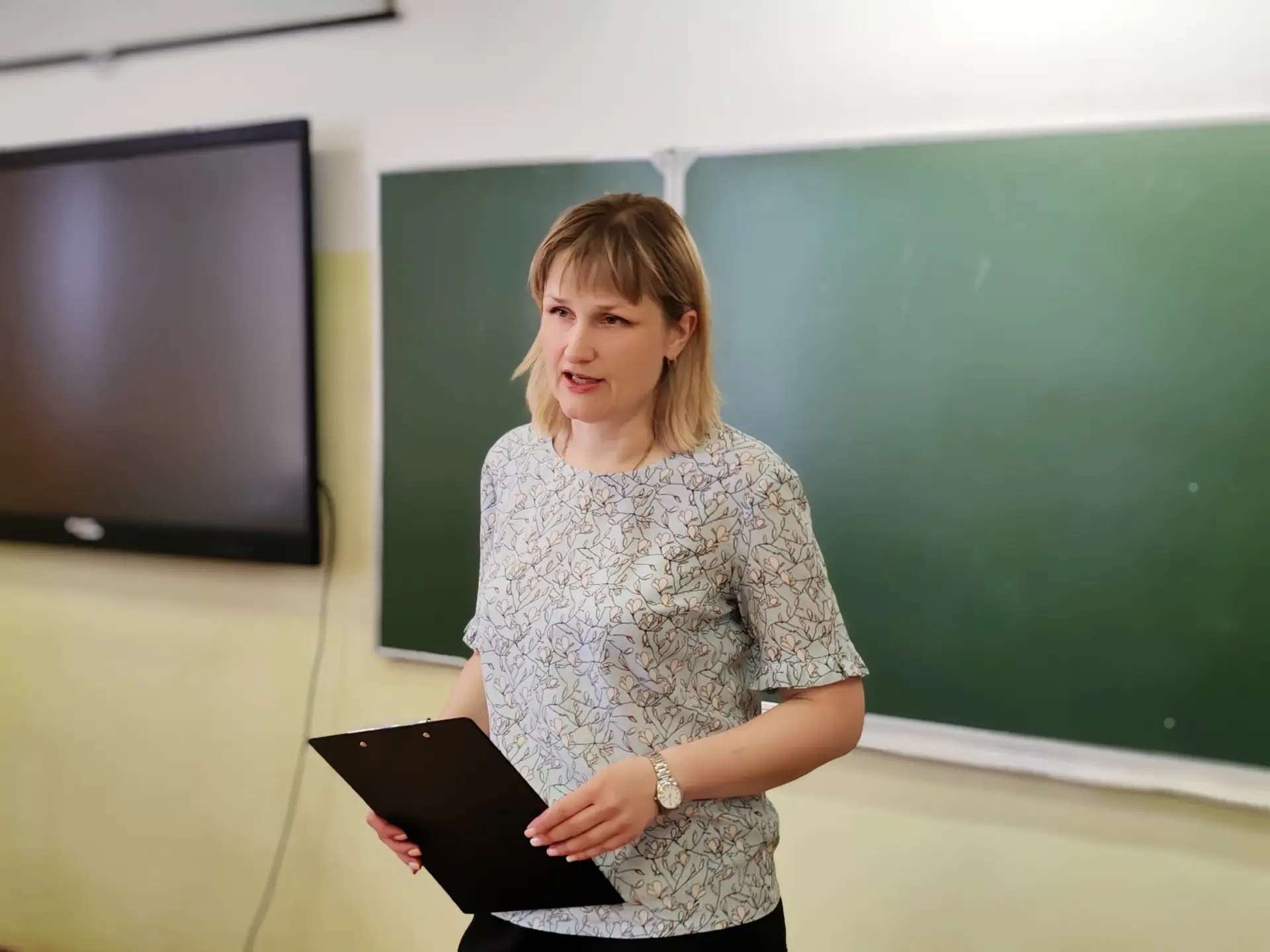 Интеллектуальная игра «Познаем народы России, познаем себя»

📘🎉 Учащиеся Валуйской школы №2 принял