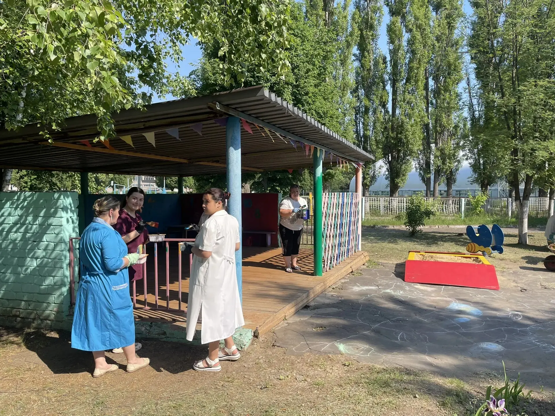 Всё может превратиться в красоту…
Когда не будет сердце равнодушным
И сделать явью детскую мечту,
И 