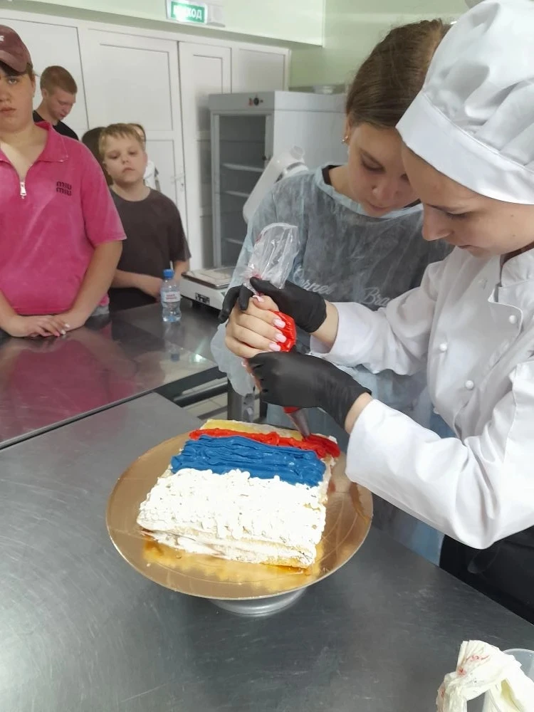Сегодня участники детского оздоровительного лагеря нашей школы провели день с максимальной пользой, 