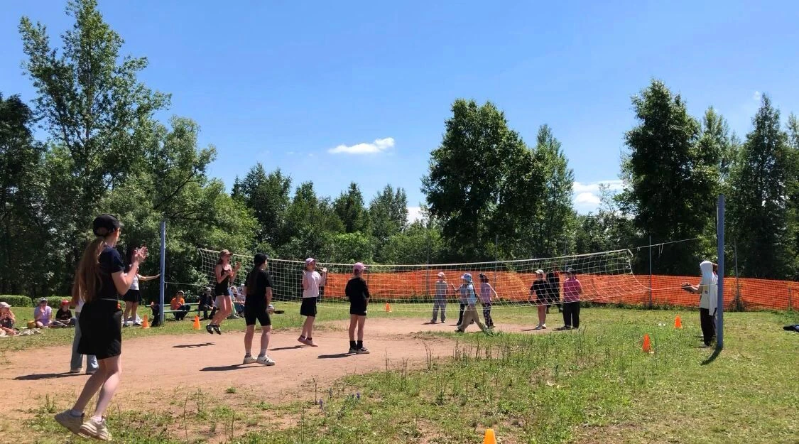 Спортивная доблесть и звездные горизонты🏆

В лагере жарко не только из-за погоды! На спортивных пло