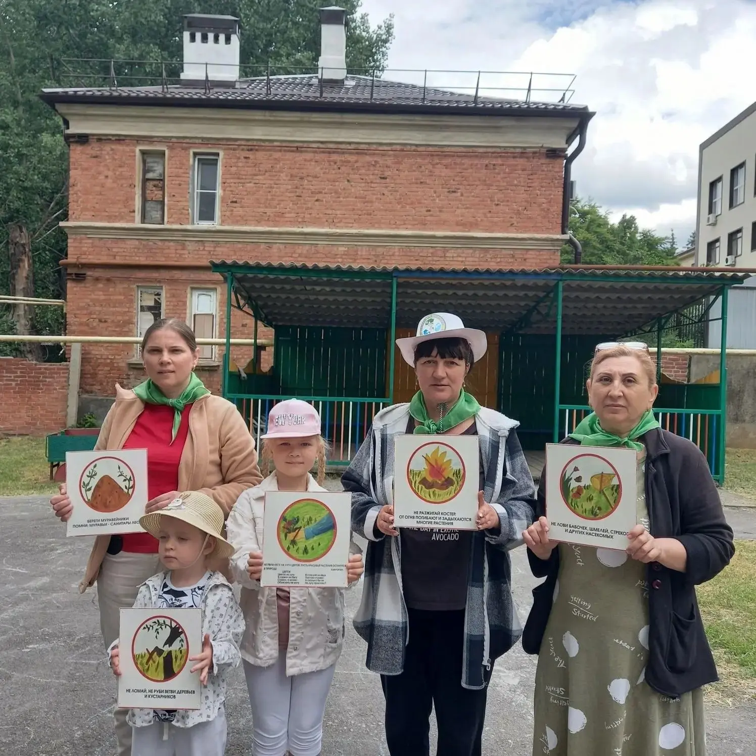 Сегодня в 1 корпусе нашего детского сада прошел увлекательный эко-квест «Экологический калейдоскоп»,