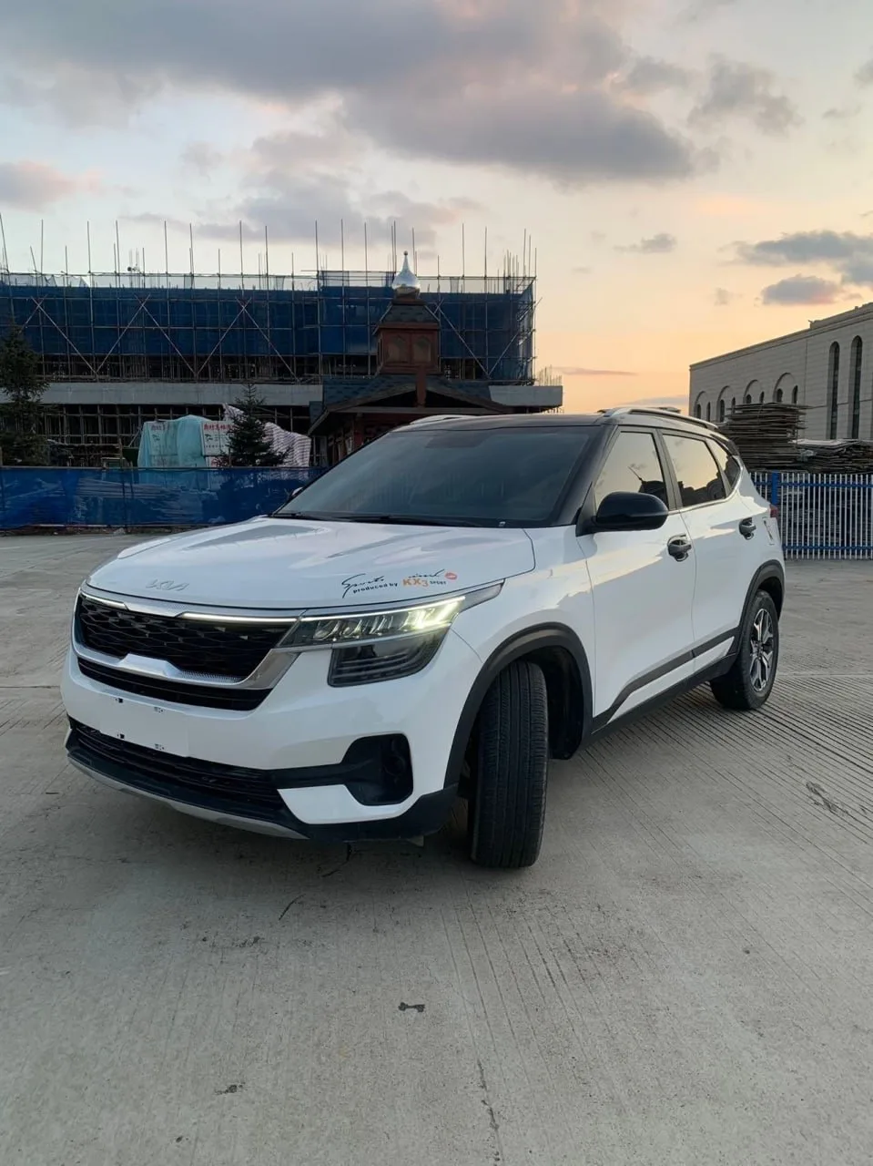 Kia KX3 1.5L CVT Trendy Edition 

· Год выпуска: 2021
· Пробег: 41 000 км
· Двигатель: 1.5 л
· Короб