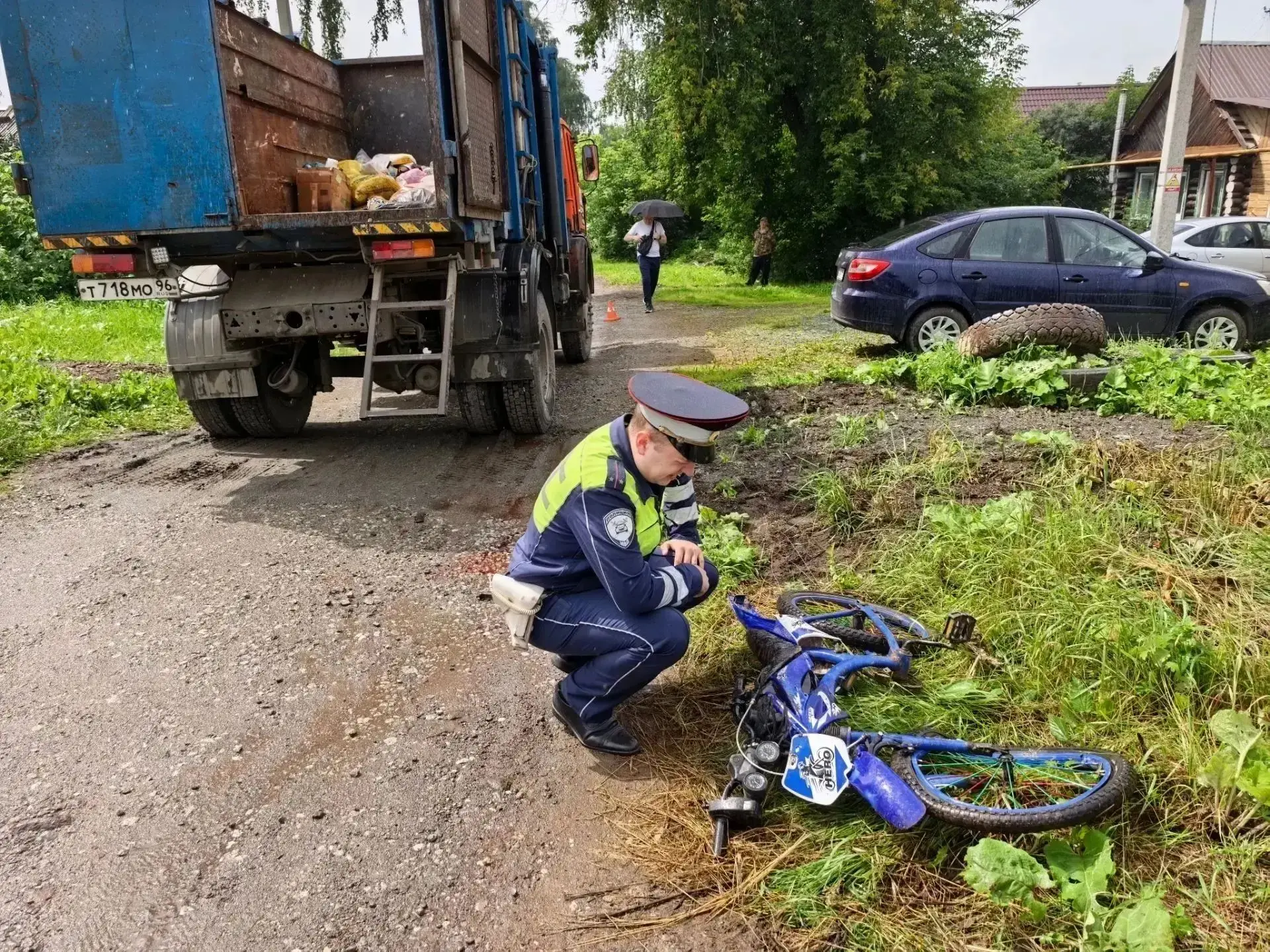 Госавтоинспекция устанавливает обстоятельства ДТП в Нижнем Тагиле, где погибла 4-летняя велосипедист