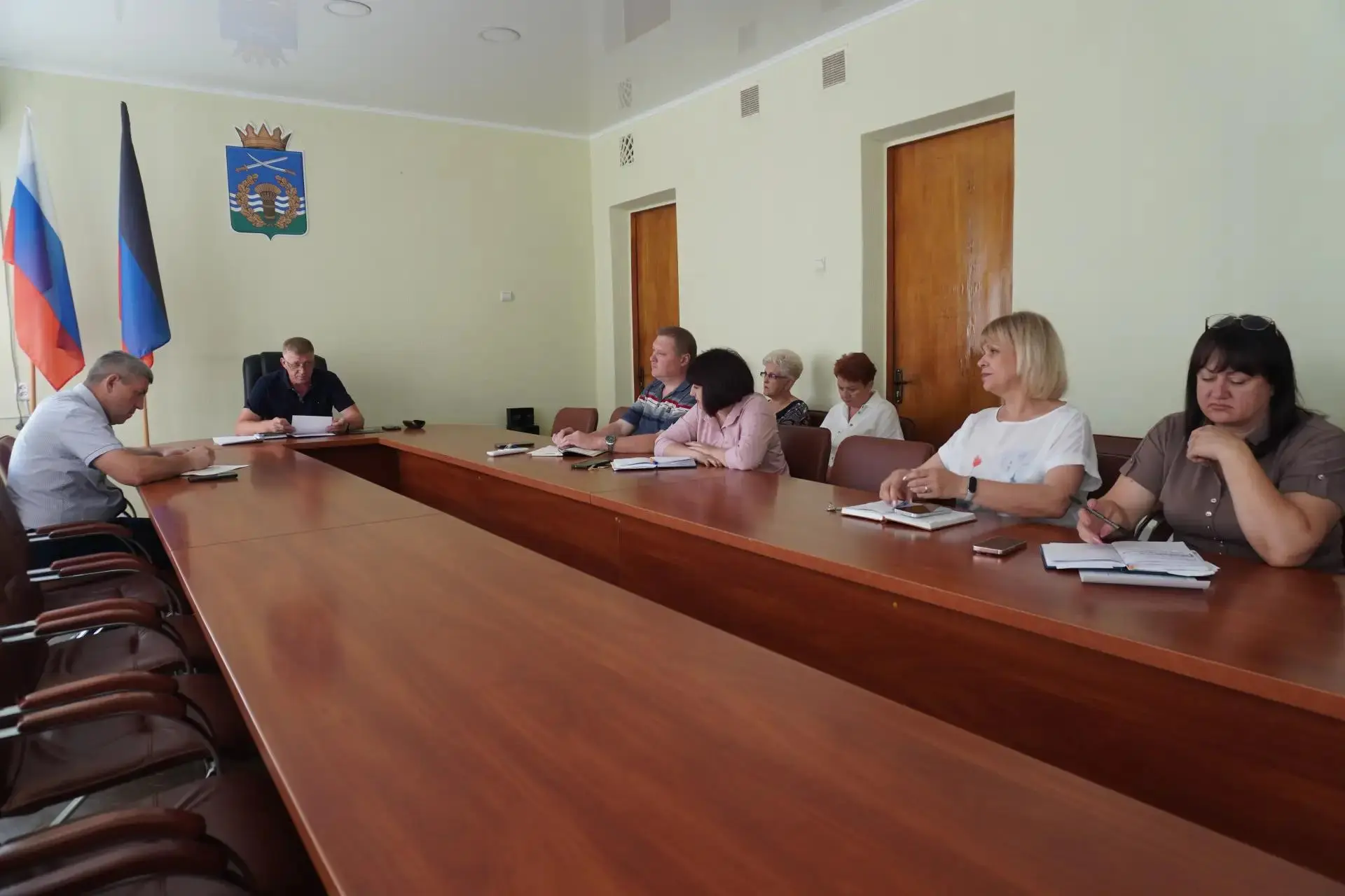 Провёл аппаратное совещание с начальниками отделов и структурных подразделений администрации Володар