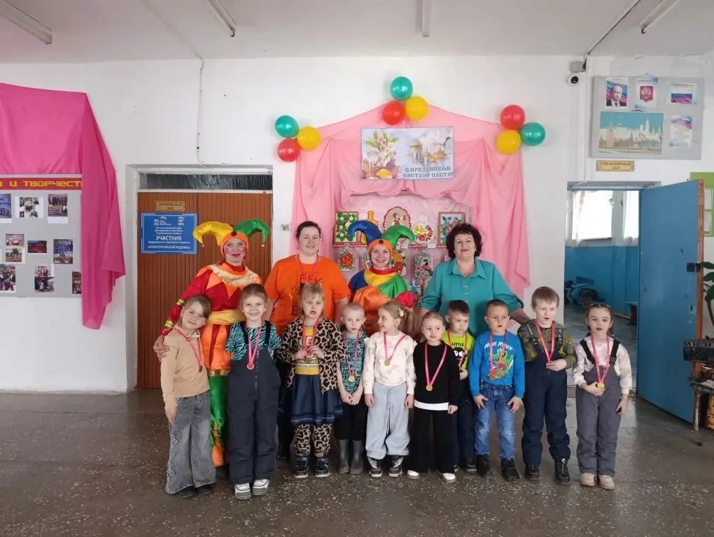 В нашем Доме культуры царила настоящая сказка! К нам в гости пожаловали юные мастера – ребята из дет