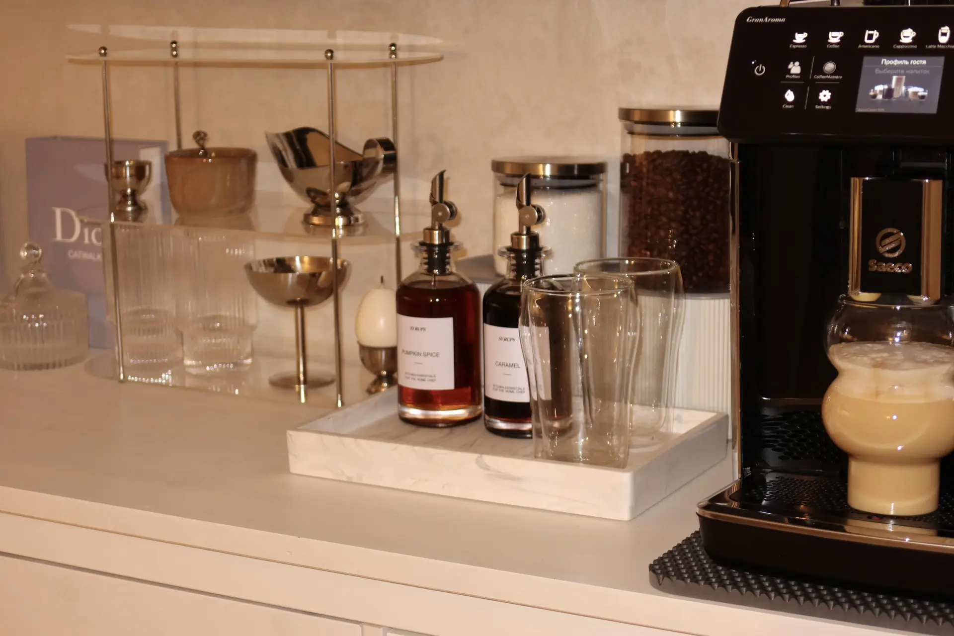 Coffee bar☕️

— урааа, мой кофейный бар готов! 

Посмотрев всевозможные фото на пинтерест оформления