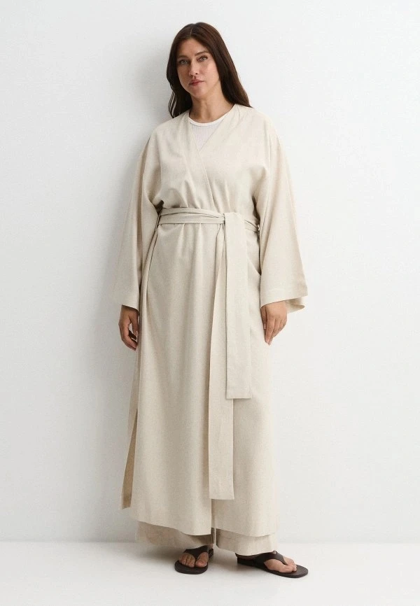Небольшая подборка кимоно:

https://www.lamoda.ru/p/mp002xw1lr8h/clothes-laviaestelar-kimono/
Новинк