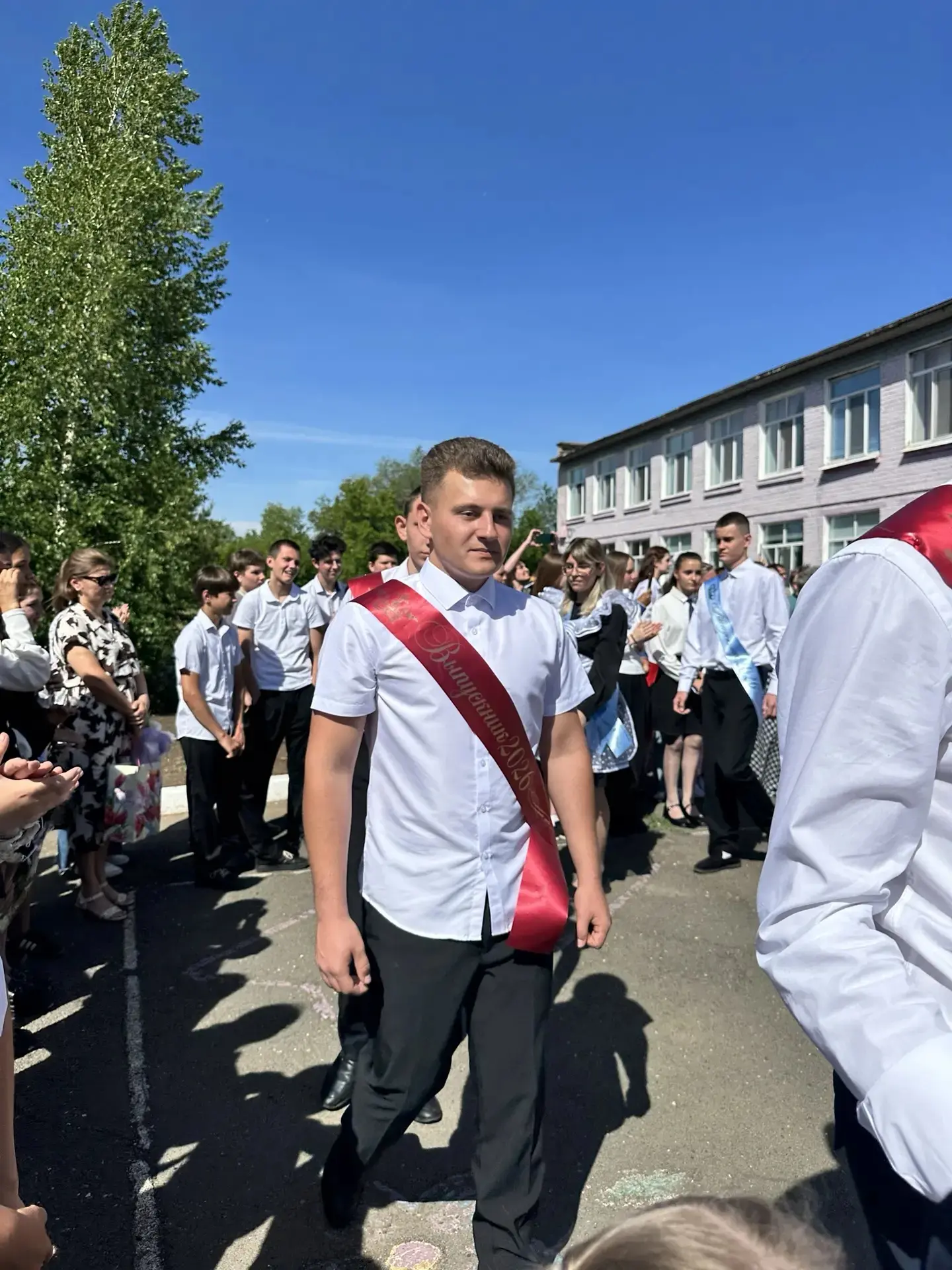 🔔🎓 Последний звонок — 2026 🎓🔔
Наступил этот трогательный день, когда выпускники нашей школы в по