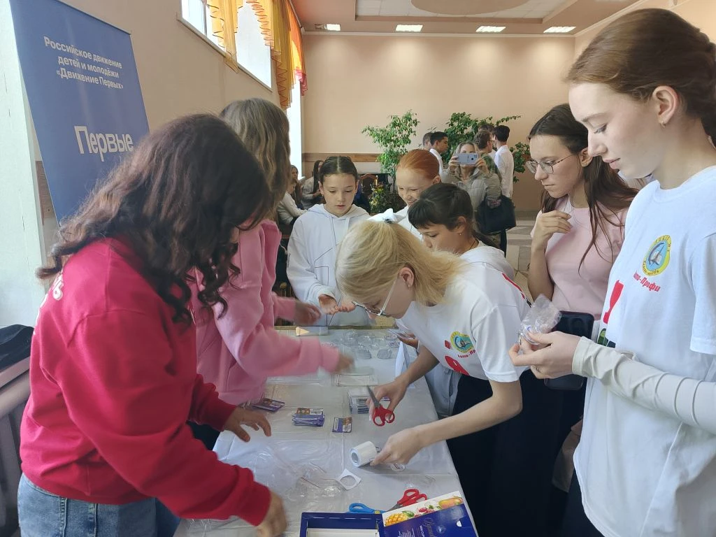 Сегодня активисты Первичного отделения Движения Первых МБОУ "Толстовская СОШ" приняли участие в III 