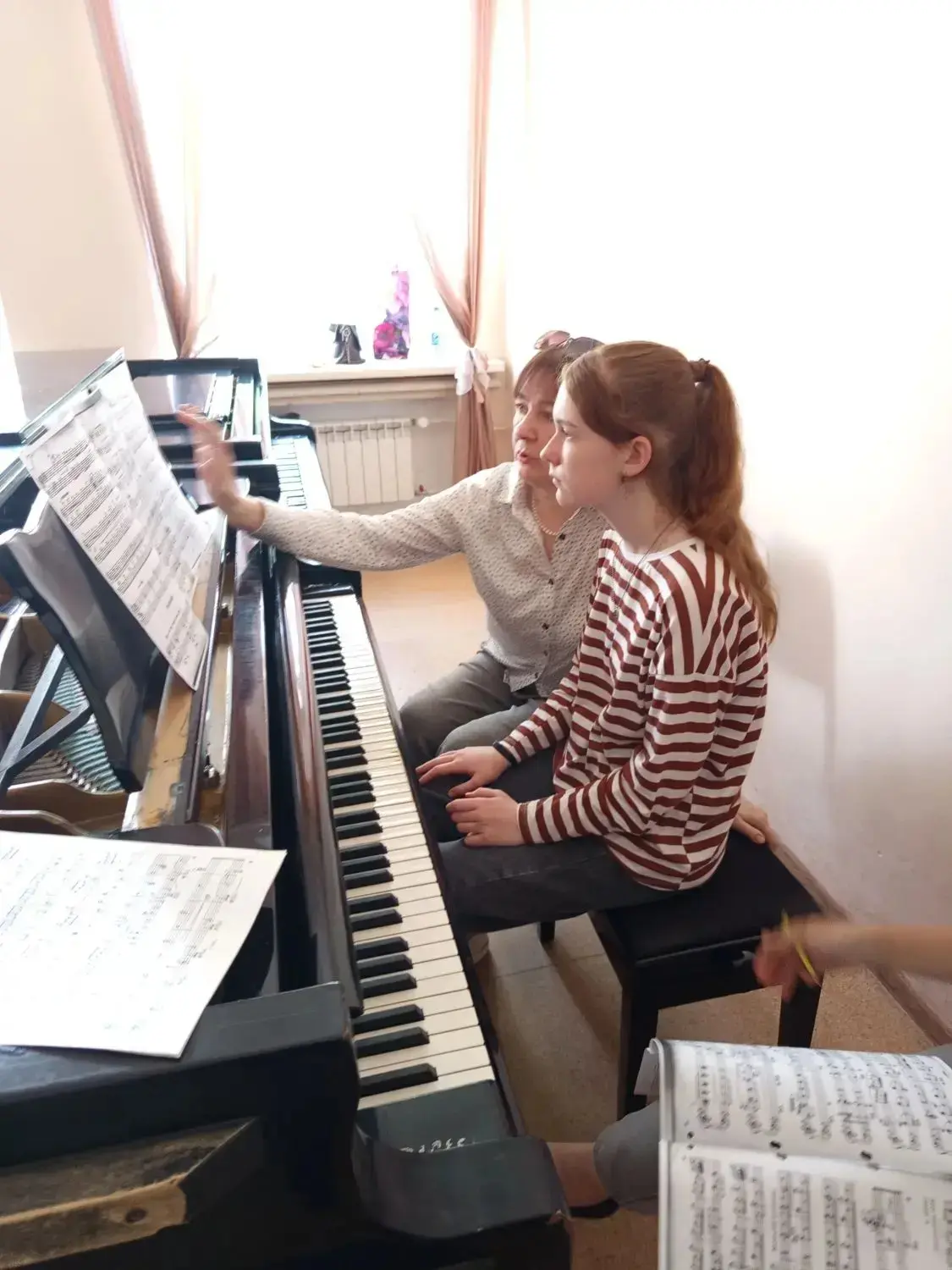 🎹 Мастер - класс! 🎹

26 мая в рамках VIII Областного конкурса юных пианистов "Шебалинка ищет талан