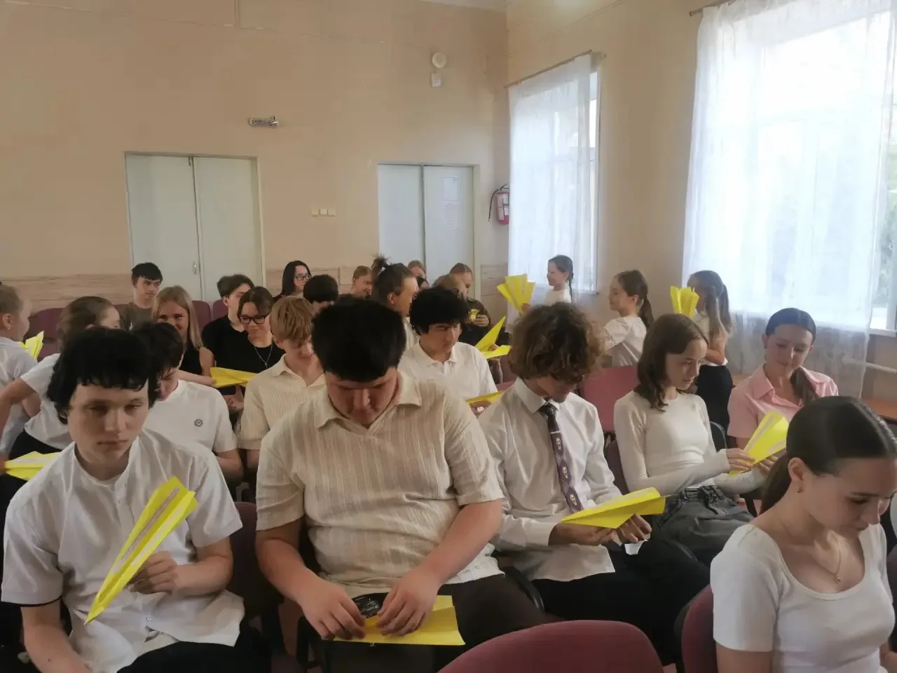 🔔 ПОСЛЕДНИЙ ЗВОНОК! 🔔
2️⃣6️⃣ мая во всех школах России для всех выпускников звучит финальный аккор