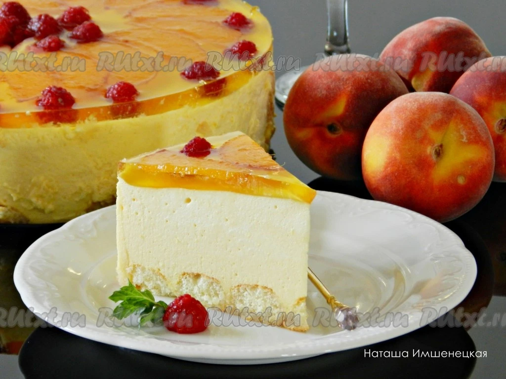 Торт-суфле с персиками

Вкусный и нежный торт-суфле с персиками готовится без выпечки. Прекрасный ле