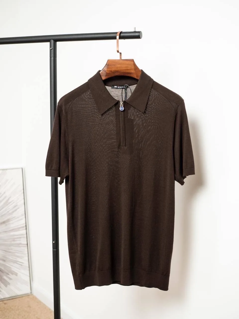 Поло Kiton — смесь шелка, акрила и тенселя

Экстравагантное сочетание роскоши и практичности: шелк п