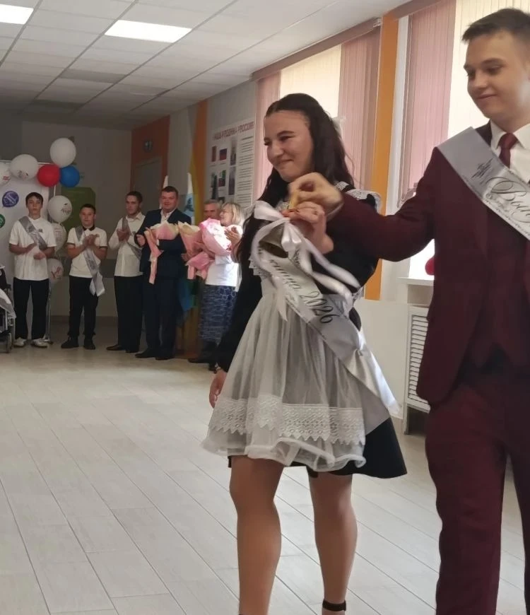 ПОСЛЕДНИЙ ЗВОНОК  
⁣
Сегодня в нашей школе особенный день — одновременно радостный и немного грустны