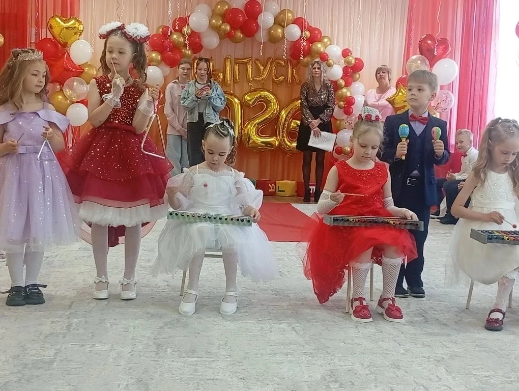 🎉🌟 Звёздный выпускной подготовительной группы 1! ✨

В прошлую пятницу состоялся незабываемый звёзд