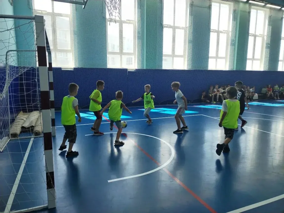 10 день в летнем лагере «Море открытий»: спорт, творчество и квиз! ⚽🎨🧠

Десятый день нашего большо
