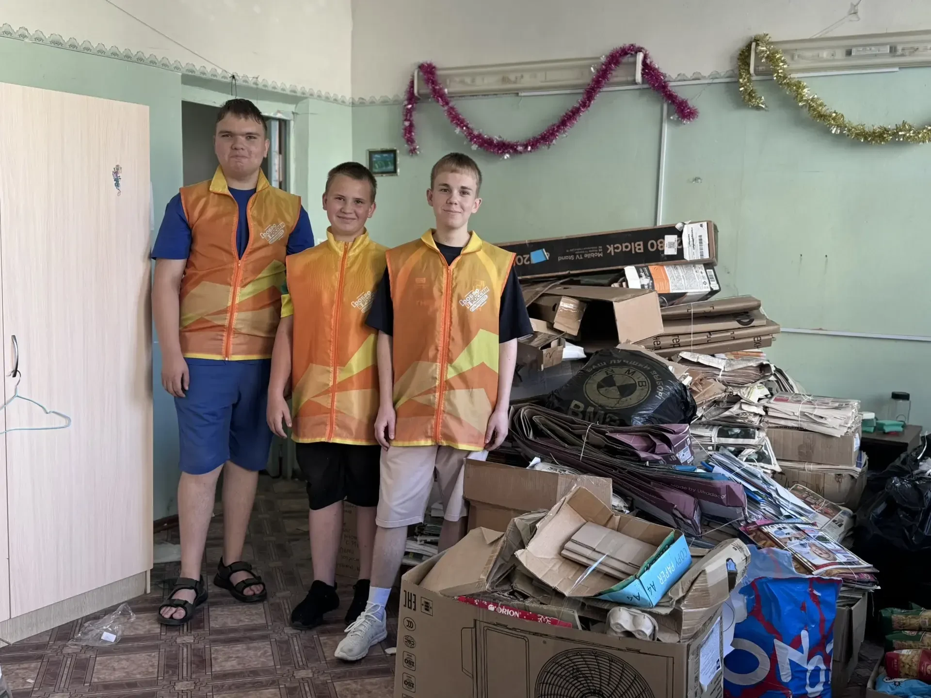 Продолжается формирование макулатуры — и мы очень рады, что столько неравнодушных людей включаются в
