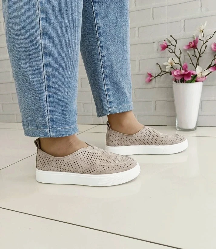 Летние мокасины😍😍😍
👍 Натуральная замша 
👍 Очень лёгкие 
👍 Перфорация 

Размеры:36, 37, 38, 39,