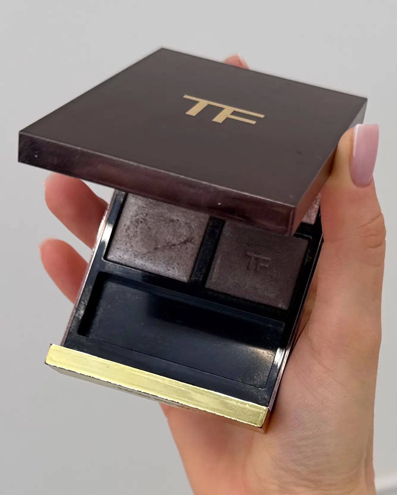 Что же выбрать: тени Tom Ford или бюджетный аналог от Ninelle? 

Делюсь с вами своим развернутым мне