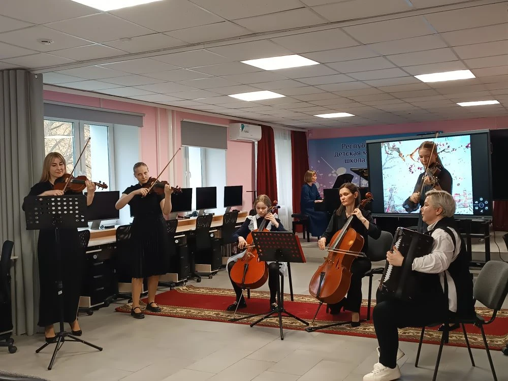 🎻Отчетный Оркестрового отделения
27 апреля в актовом зале нашей школы состоялся отчетный концерт ор