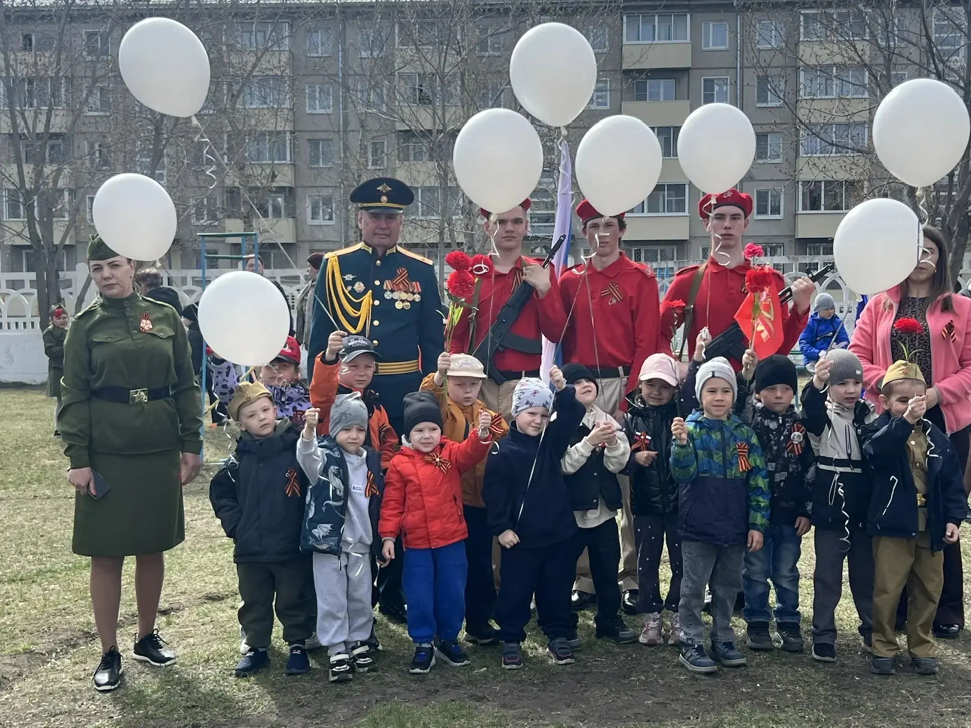 Праздничный парад дошколят, посвящённый Дню Победы.
В преддверии великого праздника, 81-й годовщины