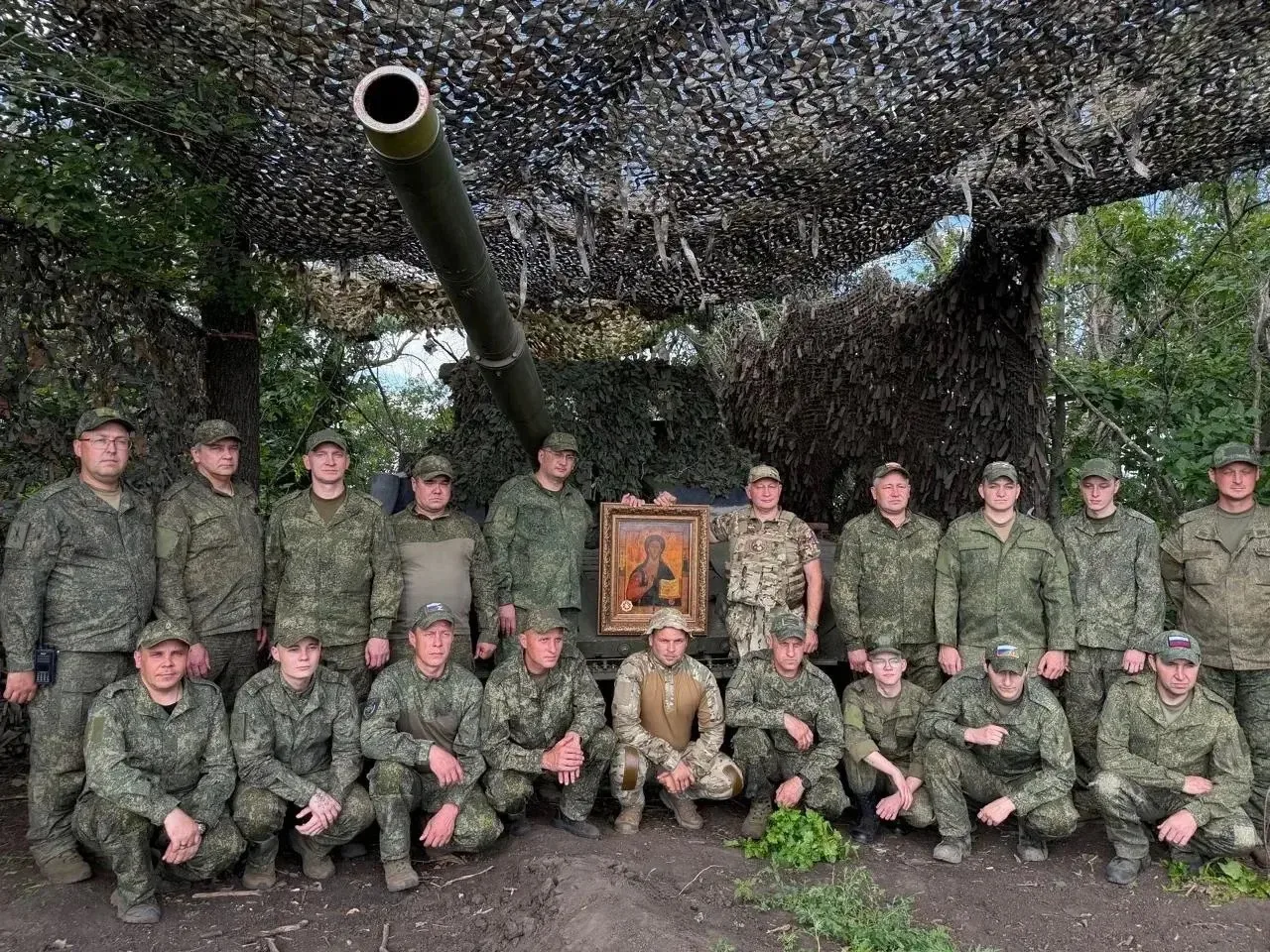 Серебряные медальоны уже находятся у защитников в зоне проведения спецоперации.

Проект стартовал в 