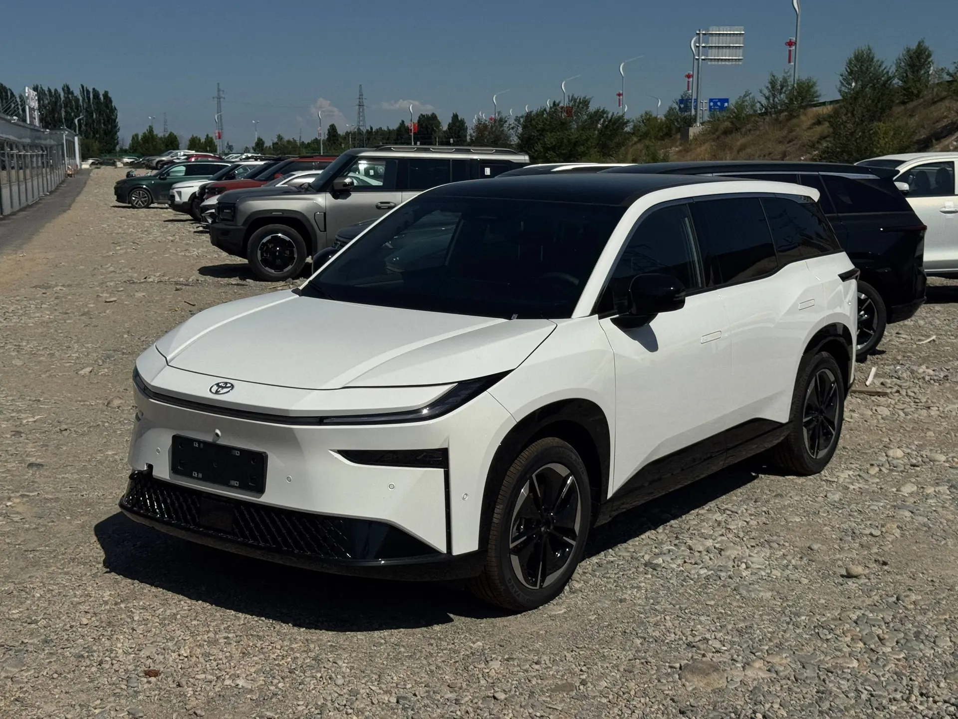 🔥 Toyota bZ3X за 2.850.000 ₽. Электромобиль, который приятно удивляет.

⬛ Запас хода до 500 км
⬛ По