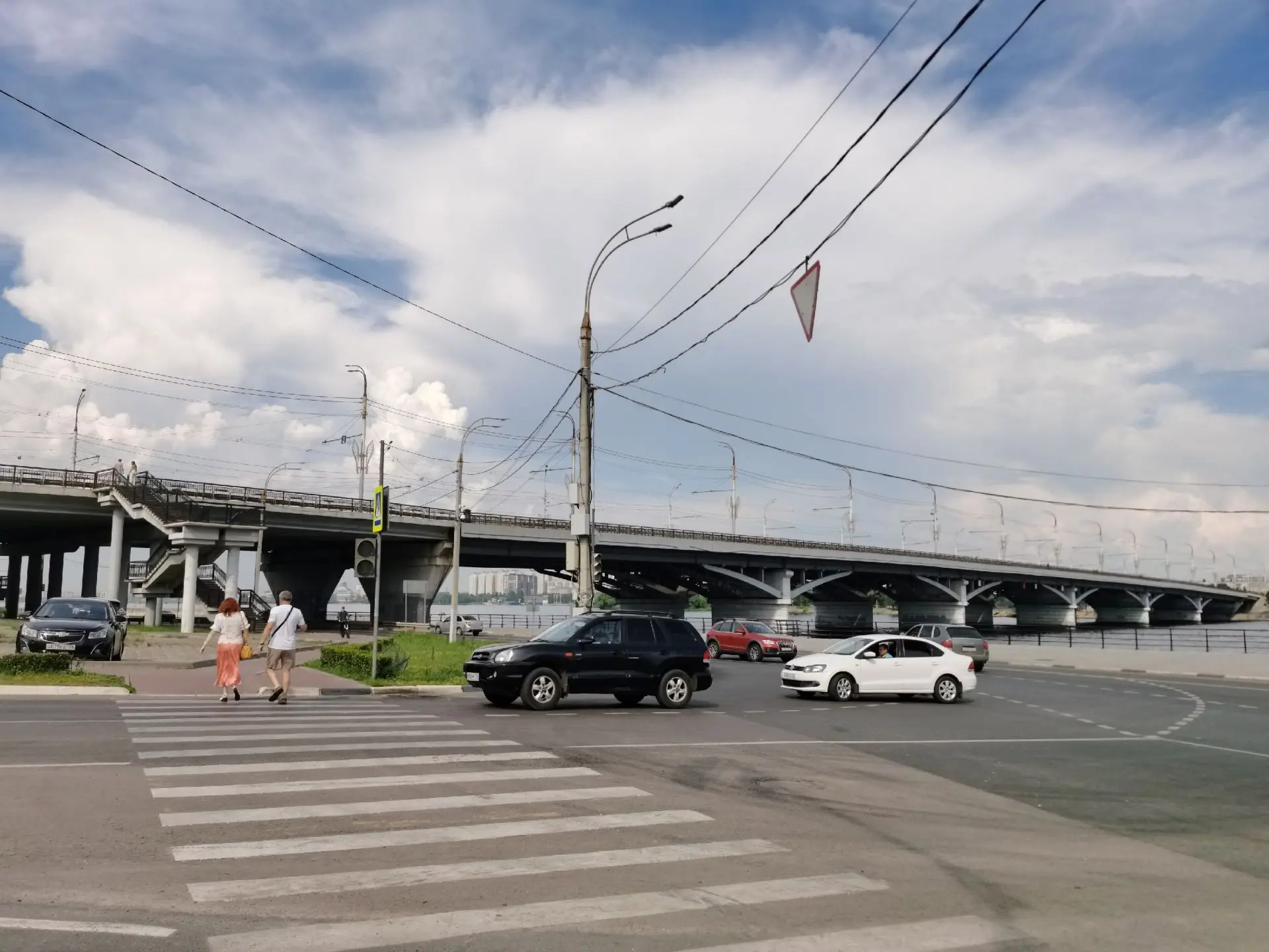 Без света внезапно осталась часть Центрального района

Девять улиц Центрального района внезапно оста