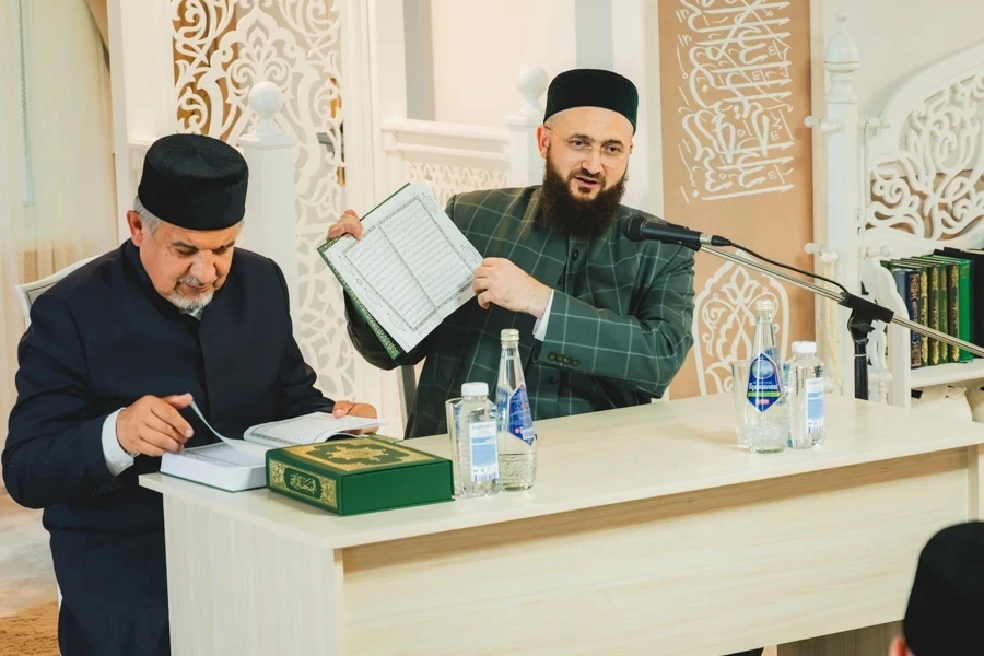 💫💫Камиль хазрат встретился с шакирдами медресе им. 1000-летия принятия Ислама из 20 ти регионов Ро