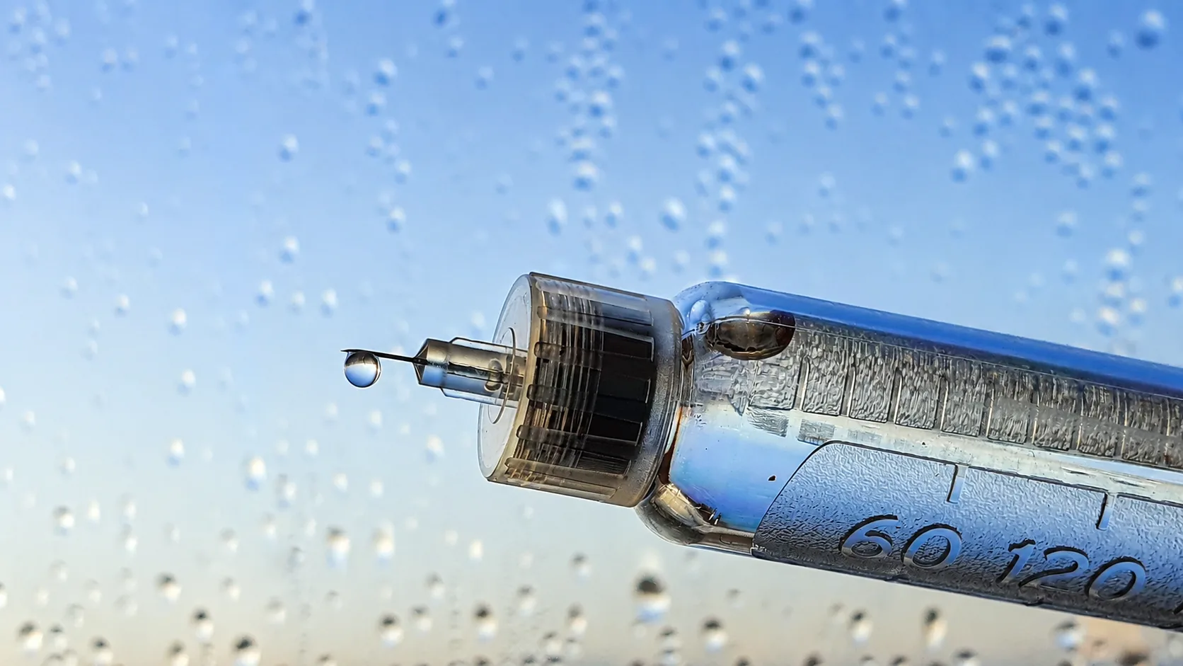 💉После укола инсулина вытекает капелька. Что делать и почему важно этого не допускать?

Думаю, мног