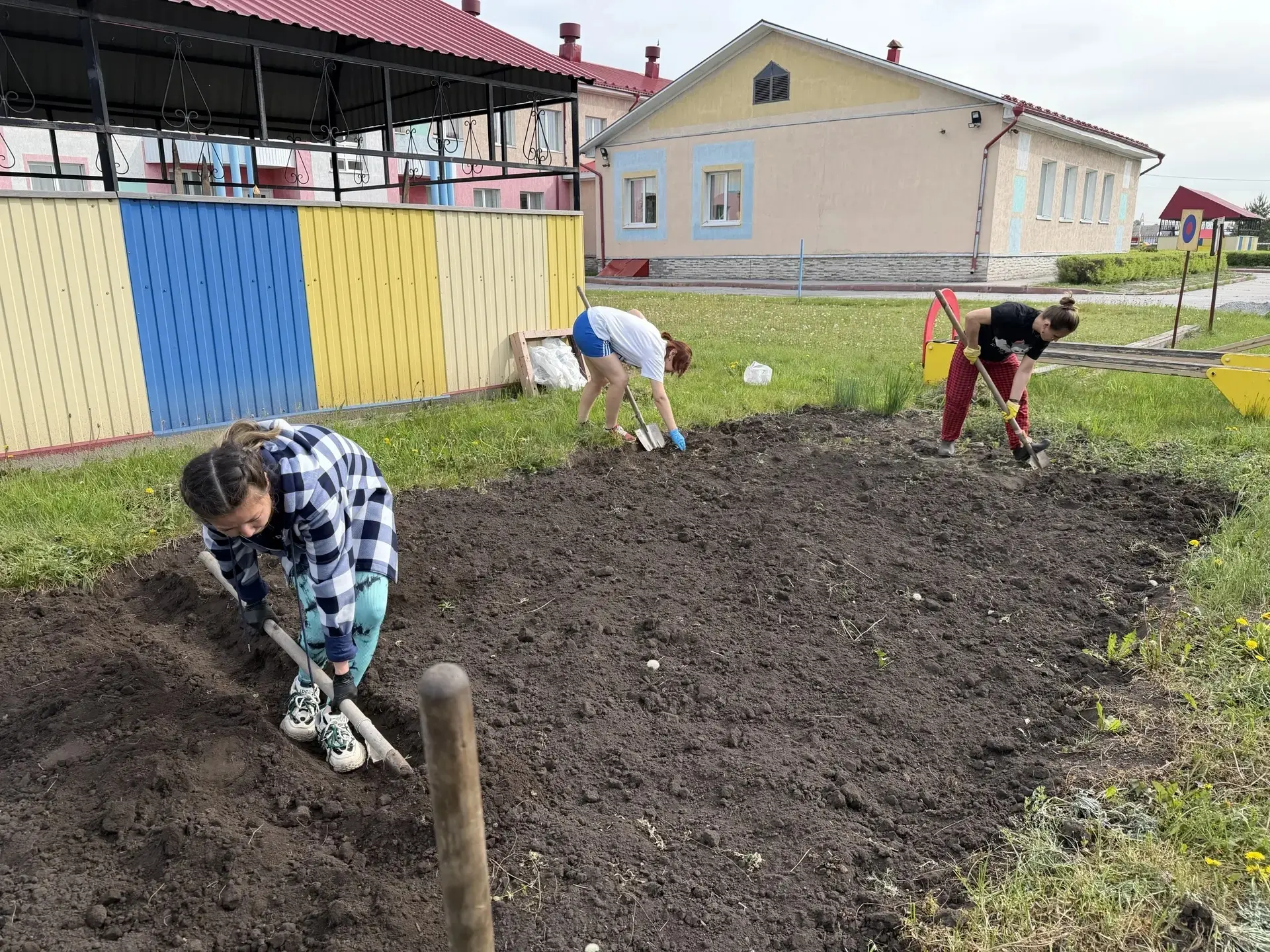 🥕🍆🌶Битва за урожай: как мы тайно вскопали огород к возвращению ребят
Пока наши воспитанники насла