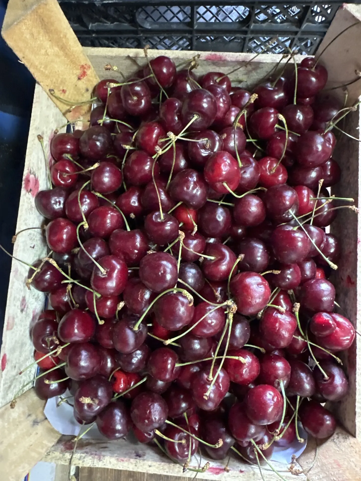 1000₽ ящик черешни. 
Толевая 4. Пав 6