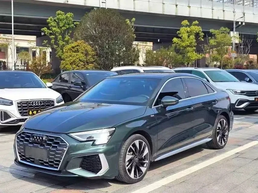 👍Куплен в Китае  🇨🇳 нашему клиенту Антону из г. Саратов 😎

Audi A3

◽️Год: 2022
◽️Пробег: 29 000