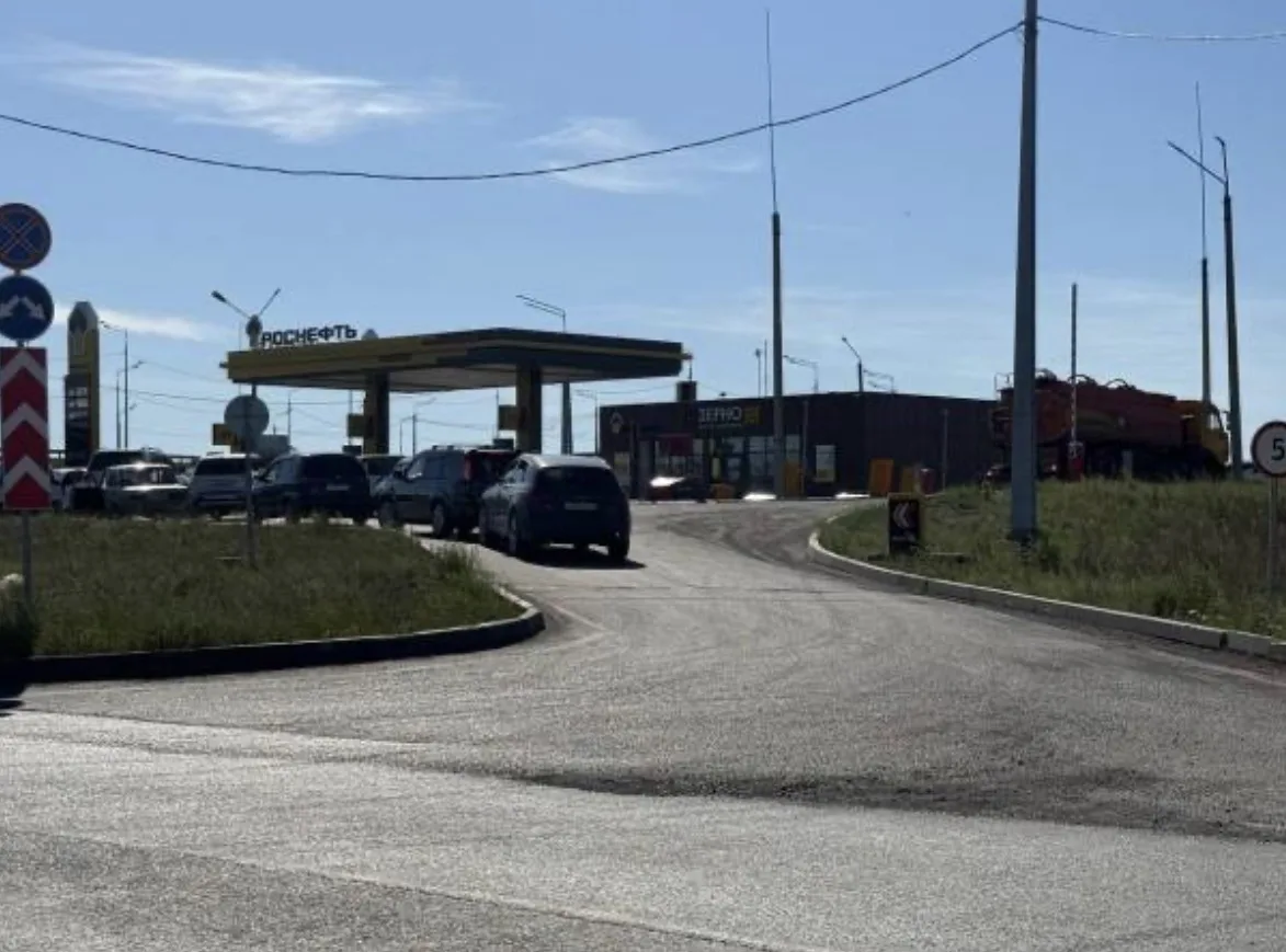 ❗️В «Роснефти» прокомментировали ситуацию с бензином: поводов для беспокойства в Хакасии нет
На фоне