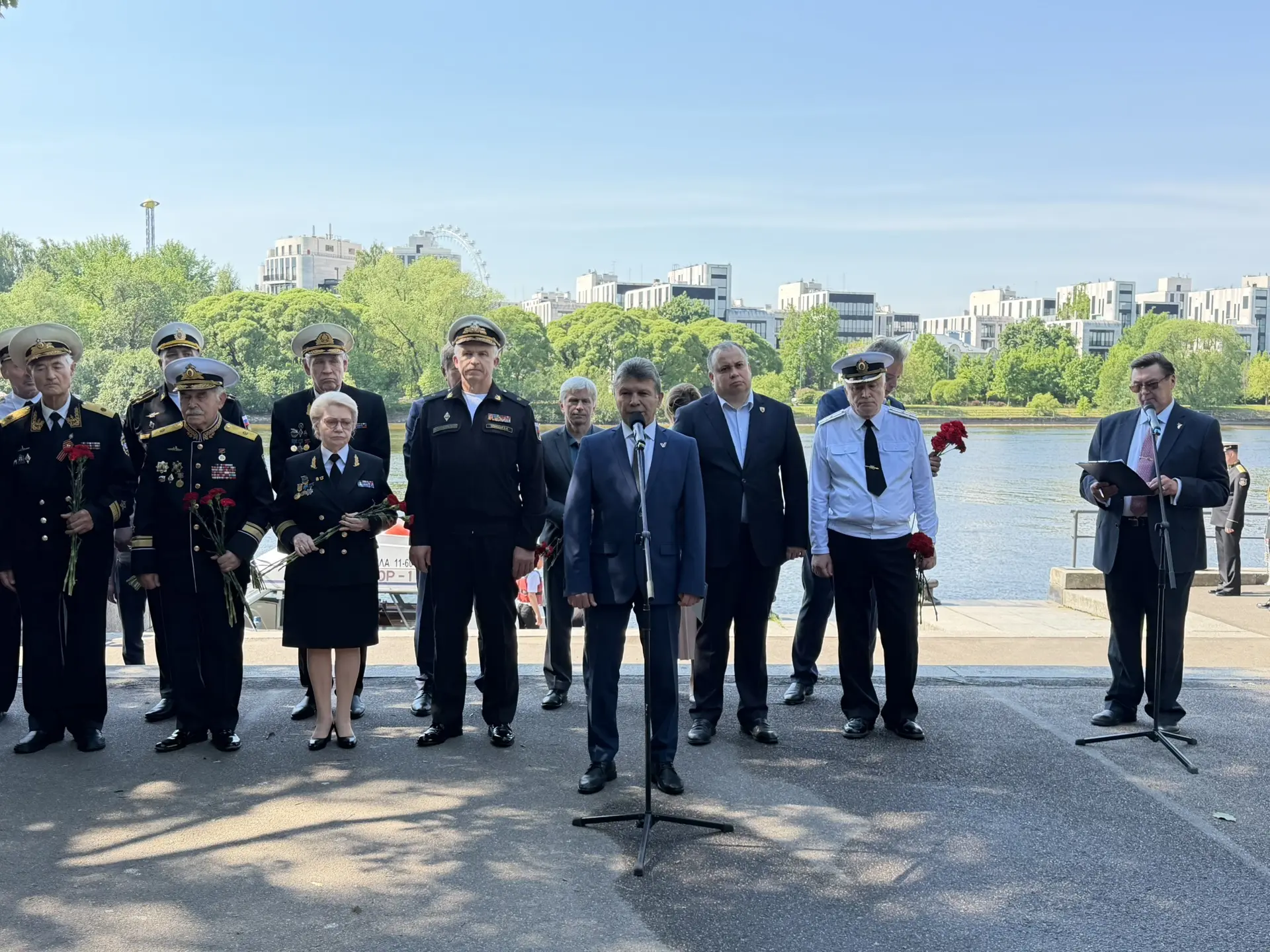 Уважаемые петербуржцы! 
Дорогие ветераны!

Сегодня, в 80-ю годовщину прорыва морской минной блокады 