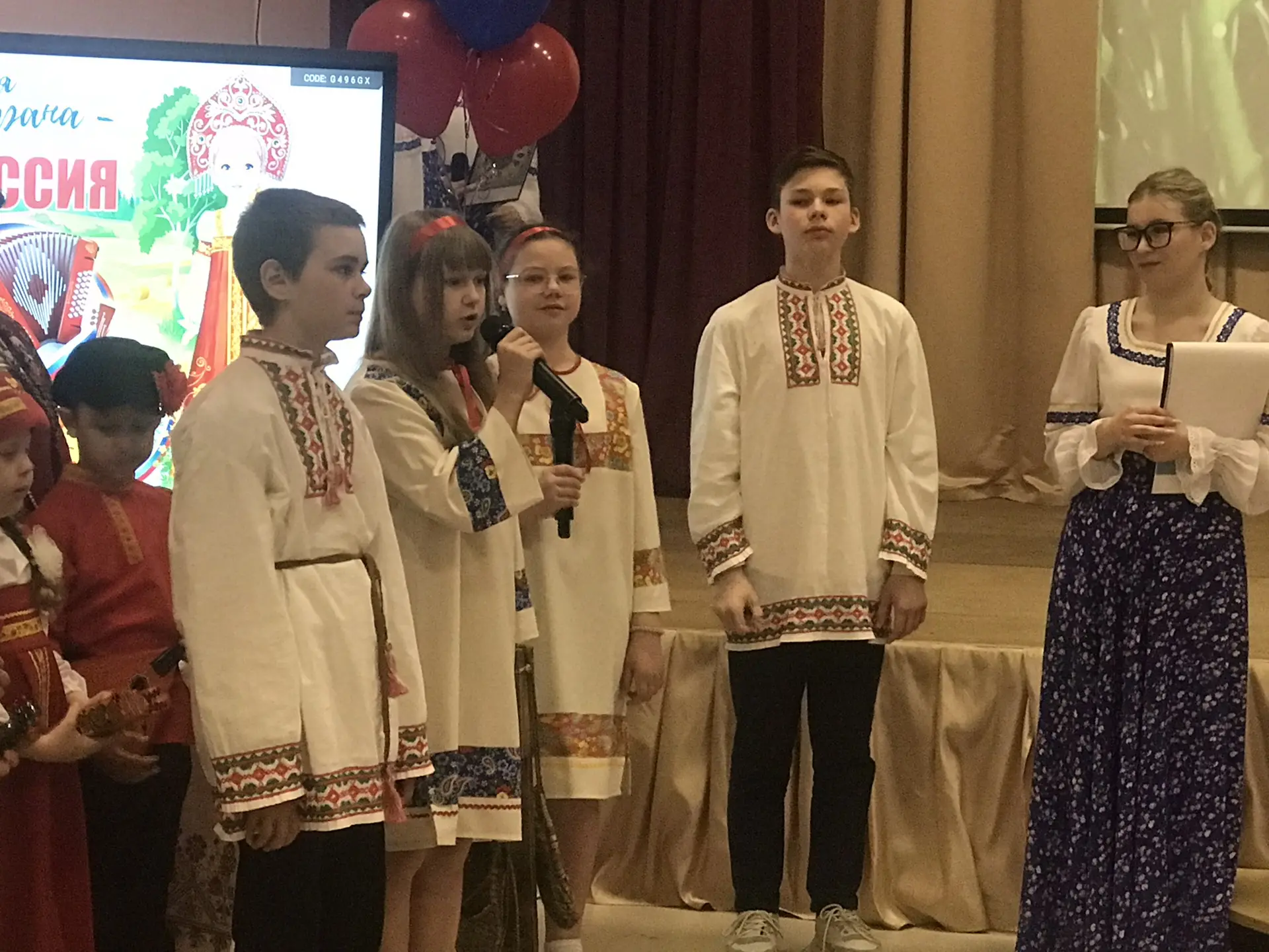 👋Возьмёмся за руки, друзья! 

✨29 апреля ученики нашей школы приняли участие в муниципальном фестив