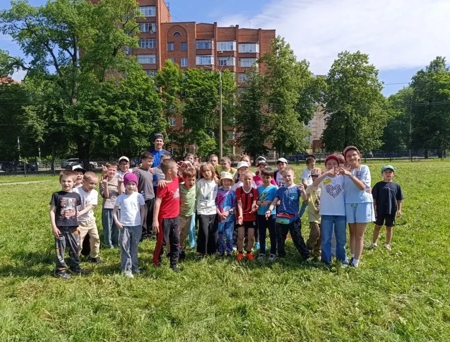 ☀️ День в лагере «Солнышко»: спорт, творчество и знакомство с культурой! 

🌈Каждый день в нашем лаг