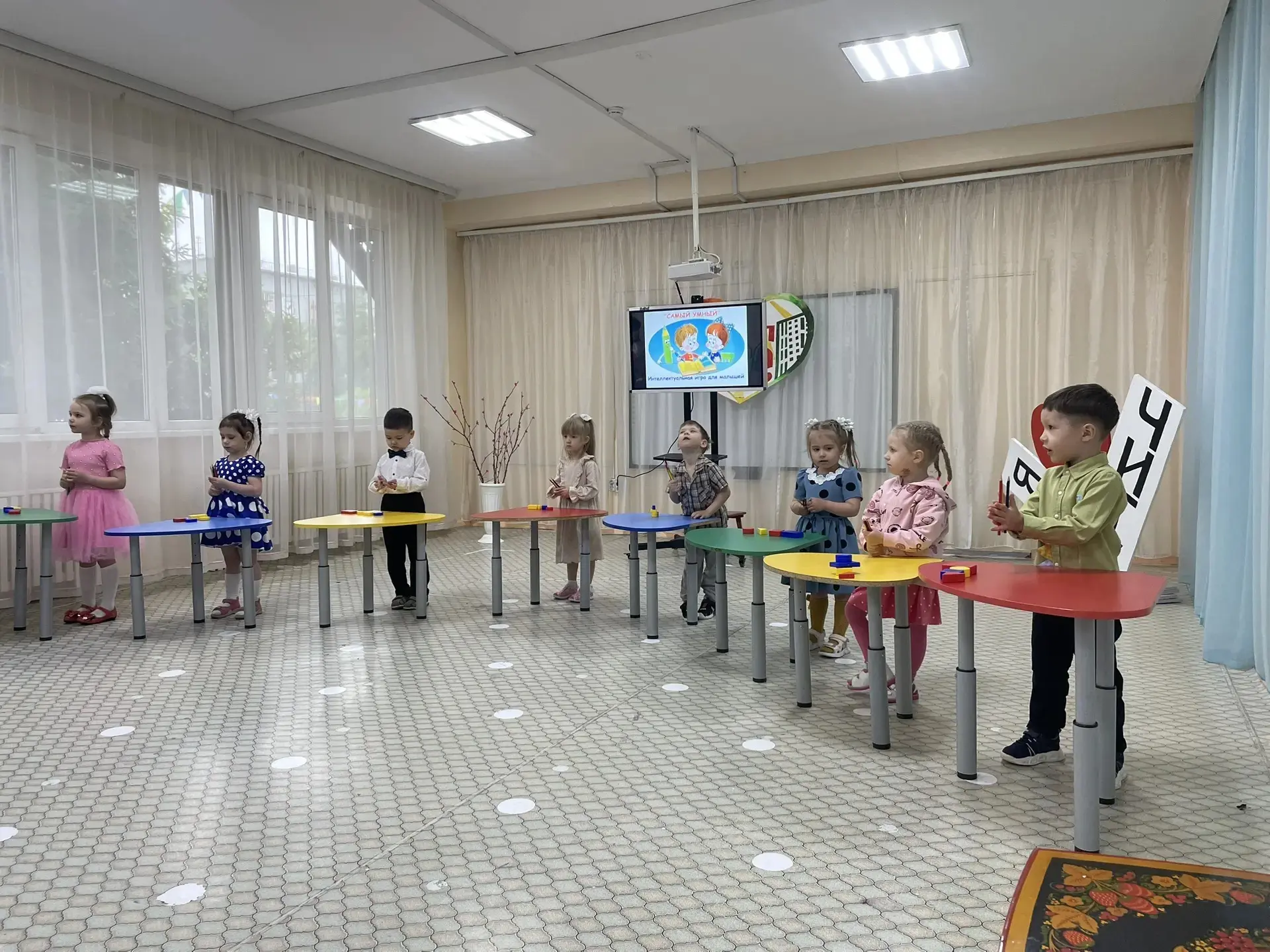 Дождливые деньки это не повод грустить и скучать😉 Для детей вторых младших групп  "Солнышко" и "Ска