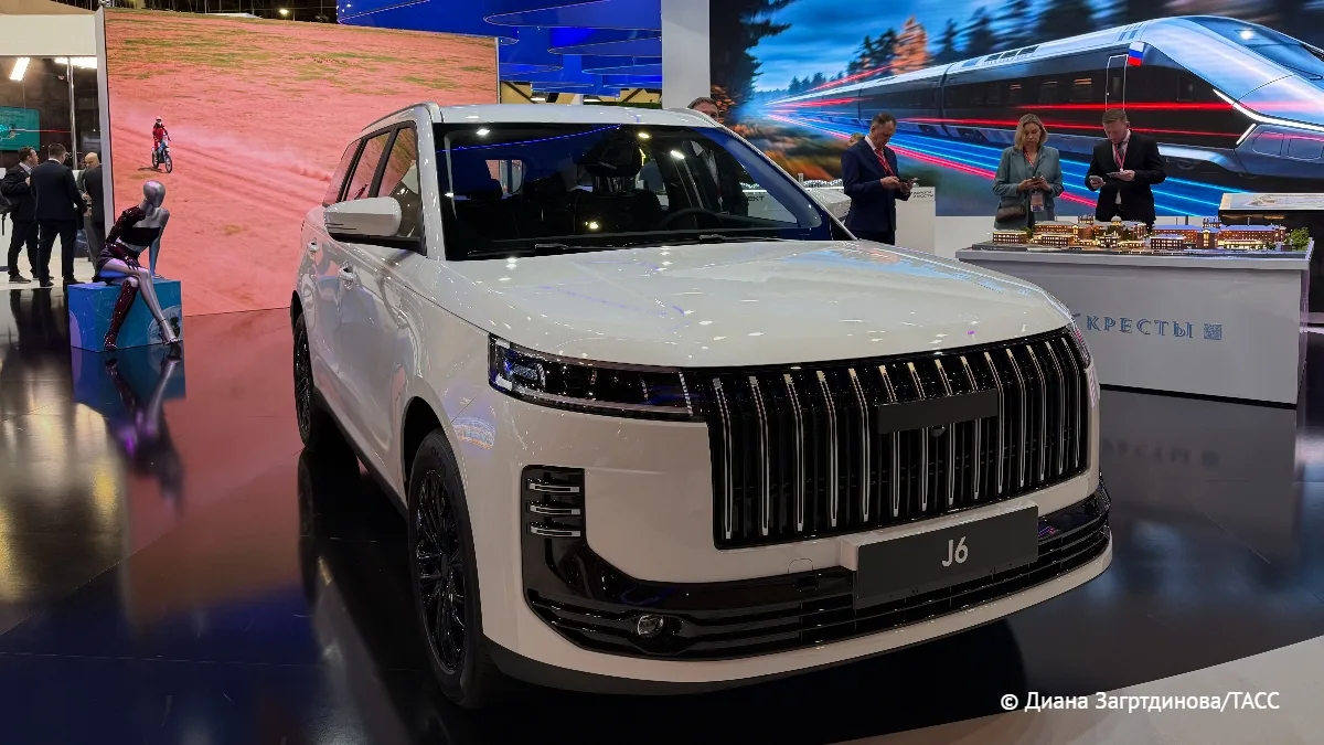 Новый российский автомобильный бренд Jeland начал продажи своей первой модели — кроссовера J6 в трех