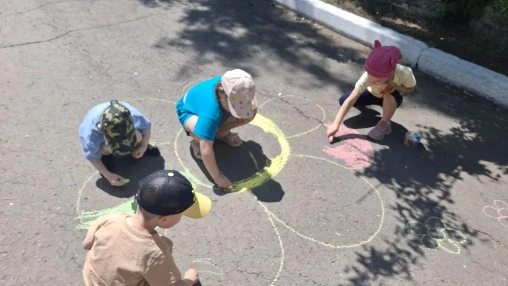 Родина начинается с любви: как в нашем детском саду проходит лето

Лето в нашем детском саду «Антошк