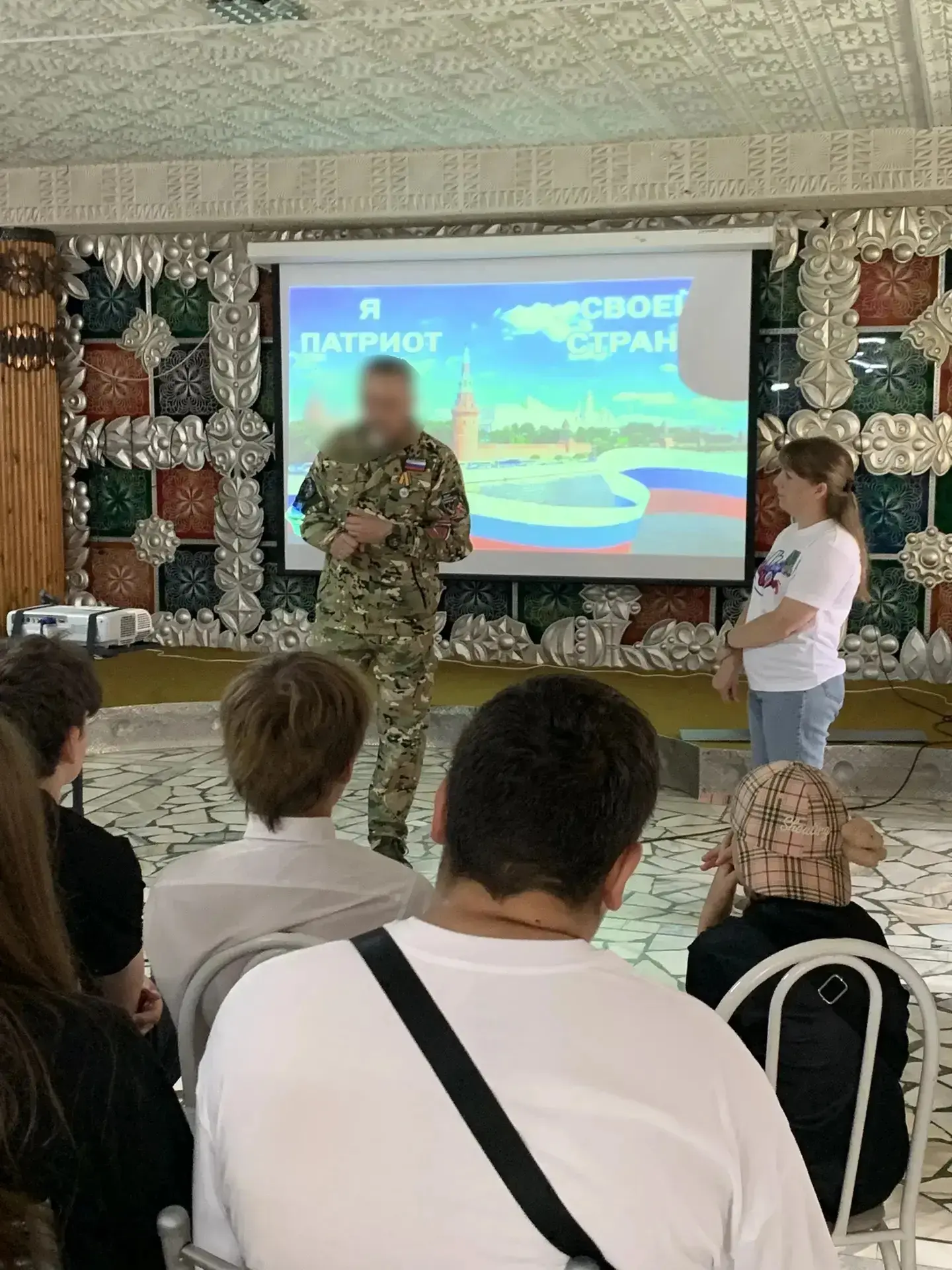 СВОи герои –защитники России! 🇷🇺

В честь  Дня России в СДК станицы Привольной в рамках краевого п